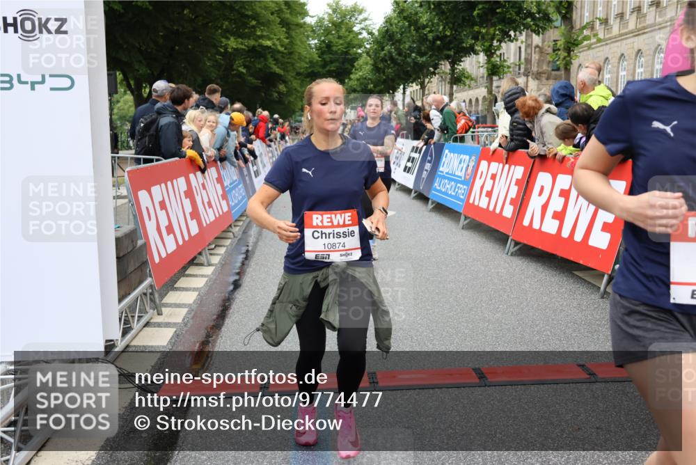 14.06.2026 - REWE Women's Run Strokosch-Dieckow http://msf.ph/oto/9774477 14.06.2026 09:55:57 Ziel 10285, 10546, 10623, 10745, 10796, 10874, 10882, 11409 meine-sportfotos.de