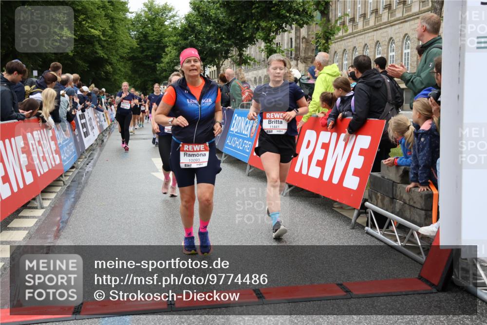 14.06.2026 - REWE Women's Run Strokosch-Dieckow http://msf.ph/oto/9774486 14.06.2026 09:59:58 Ziel 10093, 10391, 10556, 10616, 10850, 10881, 11138, 11353, 11371, 11406, 11441 meine-sportfotos.de
