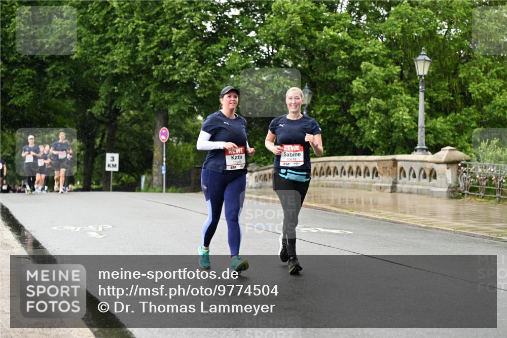 14.06.2026 - REWE Women's Run Dr. Thomas Lammeyer http://msf.ph/oto/9774504 14.06.2026 09:55:10 Laufen 3, 10209, 57, 10619, 57 meine-sportfotos.de