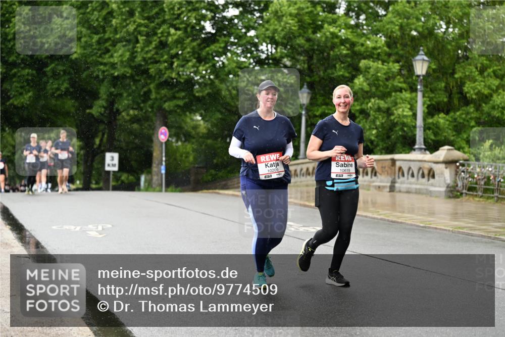14.06.2026 - REWE Women's Run Dr. Thomas Lammeyer http://msf.ph/oto/9774509 14.06.2026 09:55:10 Laufen 10209, 57, 10619, 7 meine-sportfotos.de