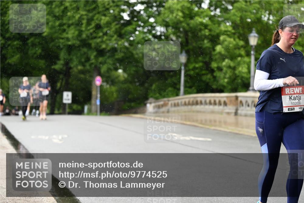 14.06.2026 - REWE Women's Run Dr. Thomas Lammeyer http://msf.ph/oto/9774525 14.06.2026 09:55:12 Laufen 10209, 571 meine-sportfotos.de