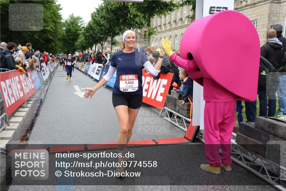 14.06.2026 - REWE Women's Run Strokosch-Dieckow http://msf.ph/oto/9774558 14.06.2026 09:56:00 Ziel 10116, 10285, 10546, 10745, 10796, 10874, 10882, 11409 meine-sportfotos.de