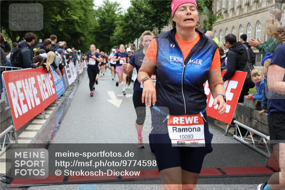 14.06.2026 - REWE Women's Run Strokosch-Dieckow http://msf.ph/oto/9774598 14.06.2026 09:59:59 Ziel 10082, 10093, 10391, 10556, 10616, 10777, 10850, 10881, 11138, 11353, 11371, 11406, 11441 meine-sportfotos.de