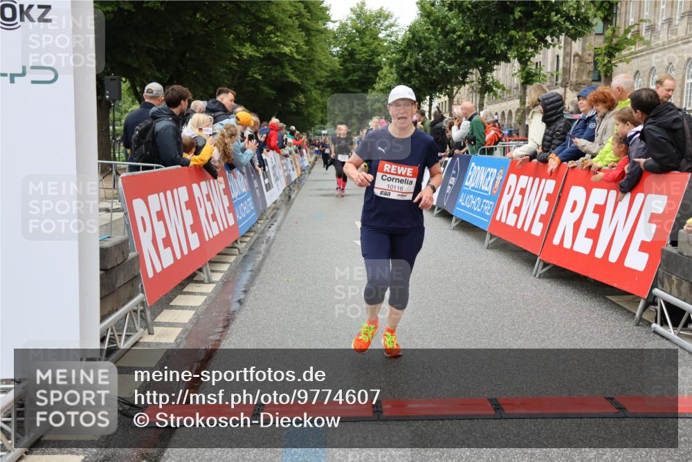 14.06.2026 - REWE Women's Run Strokosch-Dieckow http://msf.ph/oto/9774607 14.06.2026 09:56:04 Ziel 10089, 10116, 10561, 10745, 10796, 10874, 10882, 11409 meine-sportfotos.de