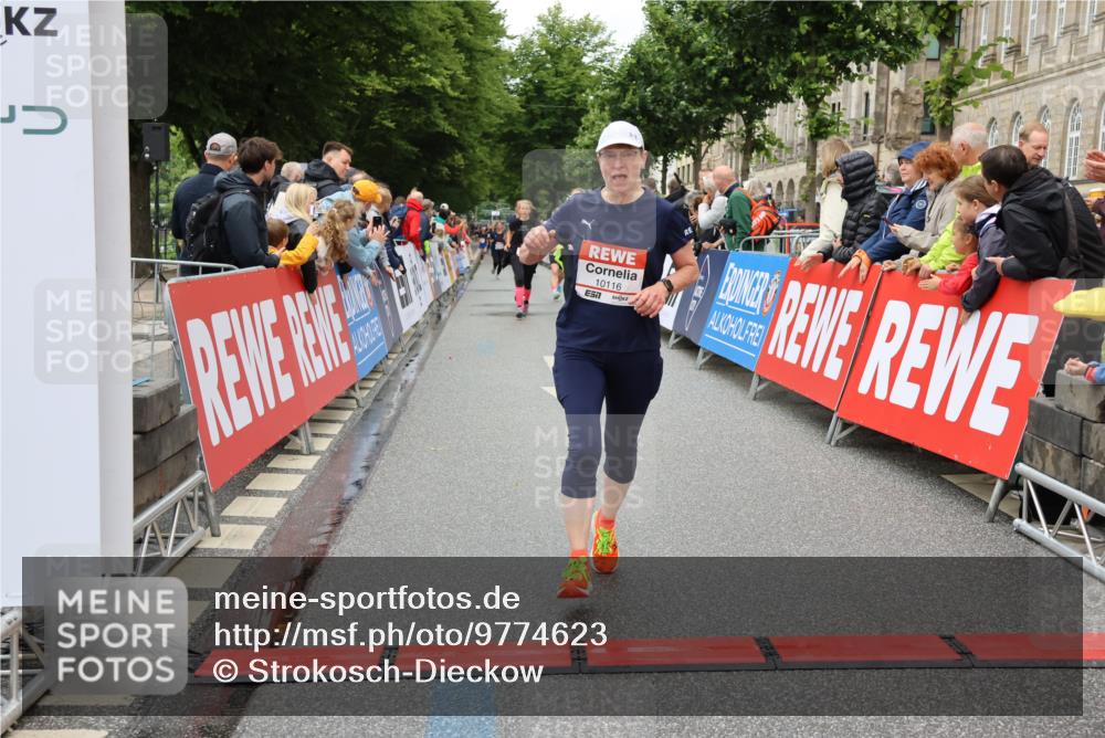 14.06.2026 - REWE Women's Run Strokosch-Dieckow http://msf.ph/oto/9774623 14.06.2026 09:56:04 Ziel 10089, 10116, 10561, 10745, 10796, 10874, 10882, 11409 meine-sportfotos.de