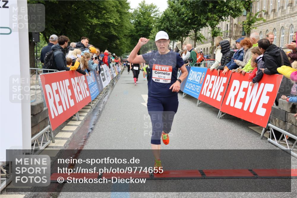 14.06.2026 - REWE Women's Run Strokosch-Dieckow http://msf.ph/oto/9774655 14.06.2026 09:56:04 Ziel 10089, 10116, 10561, 10745, 10796, 10874, 10882, 11409 meine-sportfotos.de