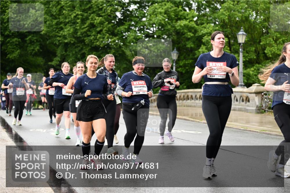 14.06.2026 - REWE Women's Run Dr. Thomas Lammeyer http://msf.ph/oto/9774681 14.06.2026 09:55:43 Laufen 10877, 10797, 7 meine-sportfotos.de