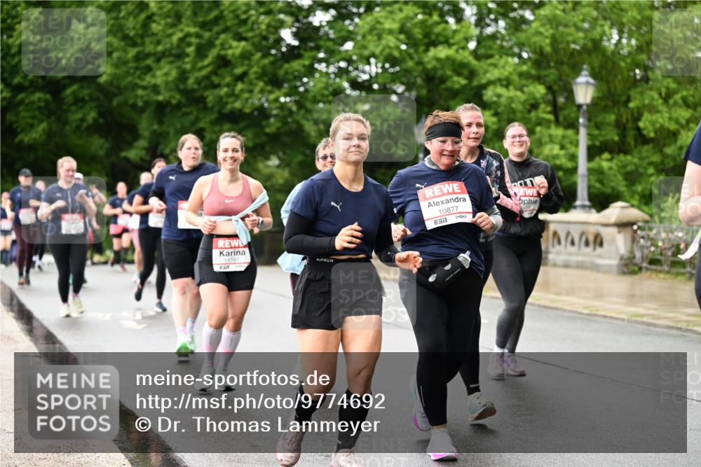 14.06.2026 - REWE Women's Run Dr. Thomas Lammeyer http://msf.ph/oto/9774692 14.06.2026 09:55:44 Laufen 11381, 10877, 57, 7232 meine-sportfotos.de