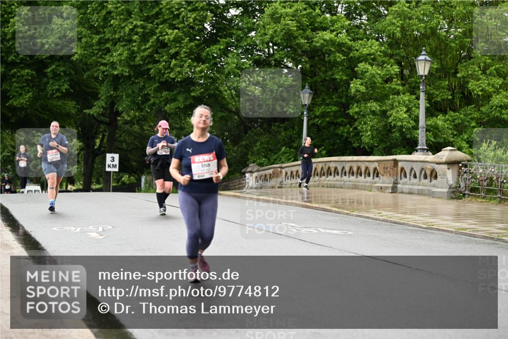 14.06.2026 - REWE Women's Run Dr. Thomas Lammeyer http://msf.ph/oto/9774812 14.06.2026 09:55:59 Laufen 3, 10187, 833 meine-sportfotos.de