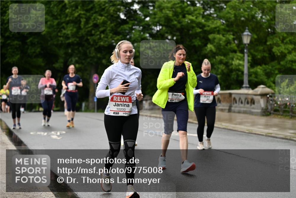 14.06.2026 - REWE Women's Run Dr. Thomas Lammeyer http://msf.ph/oto/9775008 14.06.2026 09:56:36 Laufen 10200, 11189, 7 meine-sportfotos.de