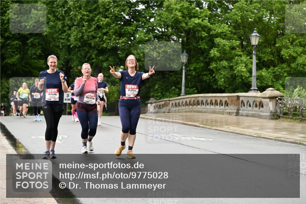 14.06.2026 - REWE Women's Run Dr. Thomas Lammeyer http://msf.ph/oto/9775028 14.06.2026 09:56:40 Laufen 3, 10216, 657, 11460 meine-sportfotos.de