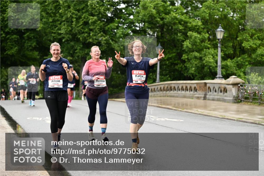 14.06.2026 - REWE Women's Run Dr. Thomas Lammeyer http://msf.ph/oto/9775032 14.06.2026 09:56:41 Laufen 10216, 7, 10456, 11460, 7 meine-sportfotos.de