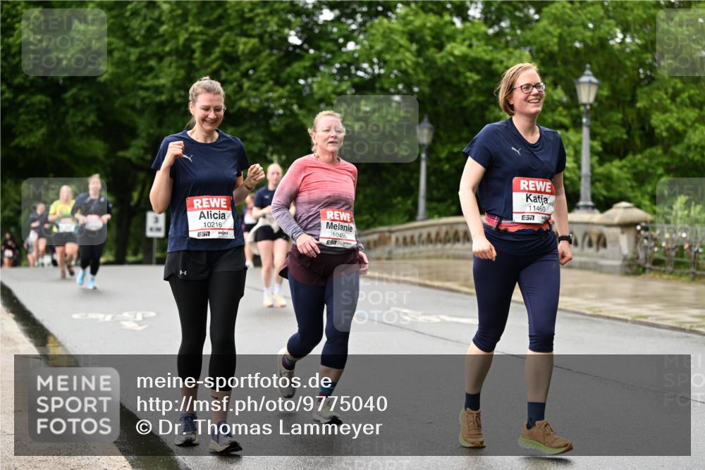 14.06.2026 - REWE Women's Run Dr. Thomas Lammeyer http://msf.ph/oto/9775040 14.06.2026 09:56:41 Laufen 10216, 10456, 7, 11460 meine-sportfotos.de