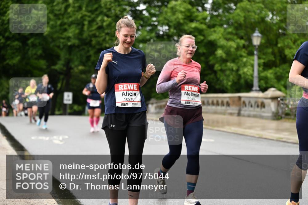 14.06.2026 - REWE Women's Run Dr. Thomas Lammeyer http://msf.ph/oto/9775044 14.06.2026 09:56:42 Laufen 10216, 7, 10456, 57 meine-sportfotos.de