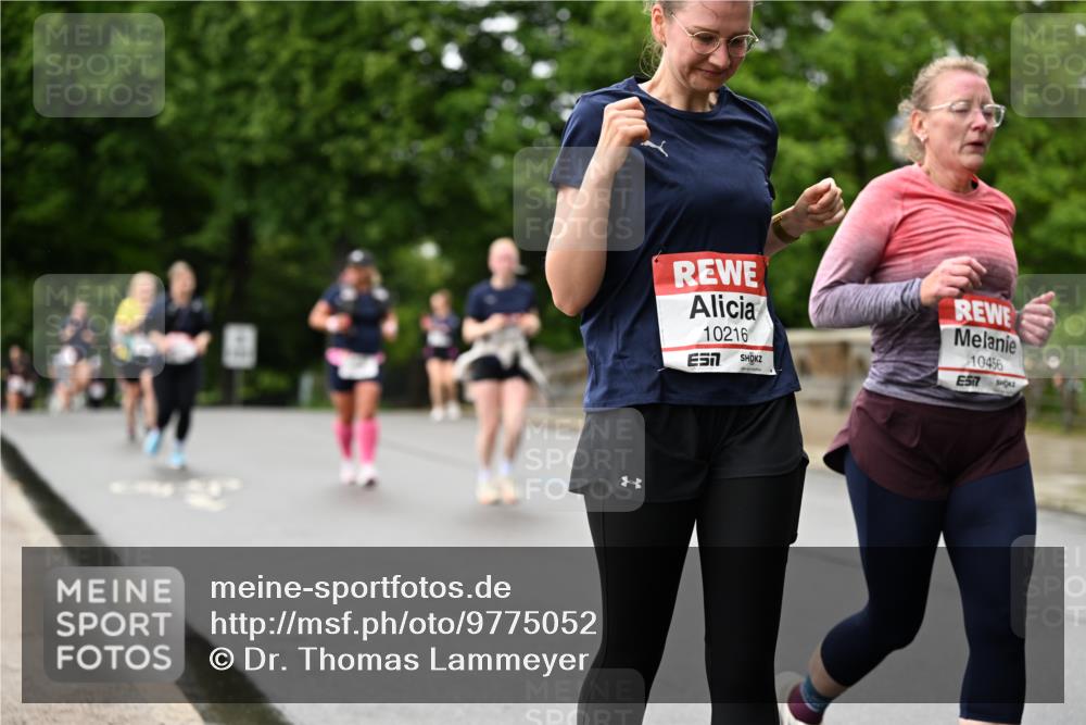 14.06.2026 - REWE Women's Run Dr. Thomas Lammeyer http://msf.ph/oto/9775052 14.06.2026 09:56:43 Laufen 10216, 57, 10456, 7 meine-sportfotos.de