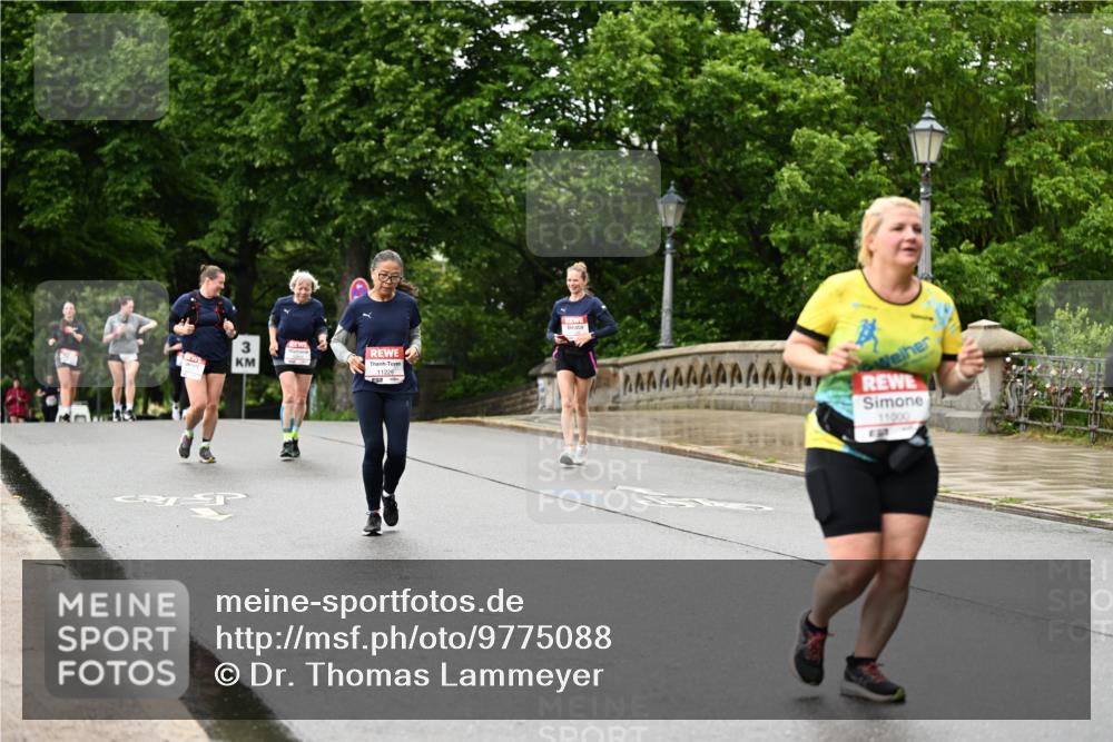 14.06.2026 - REWE Women's Run Dr. Thomas Lammeyer http://msf.ph/oto/9775088 14.06.2026 09:56:50 Laufen 3, 11000 meine-sportfotos.de
