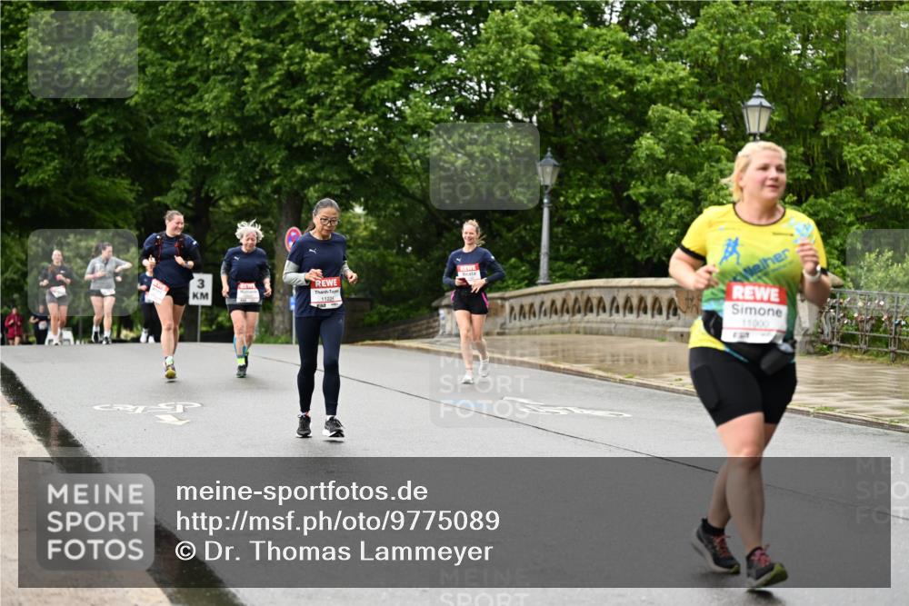 14.06.2026 - REWE Women's Run Dr. Thomas Lammeyer http://msf.ph/oto/9775089 14.06.2026 09:56:51 Laufen 3, 11226, 11, 000 meine-sportfotos.de