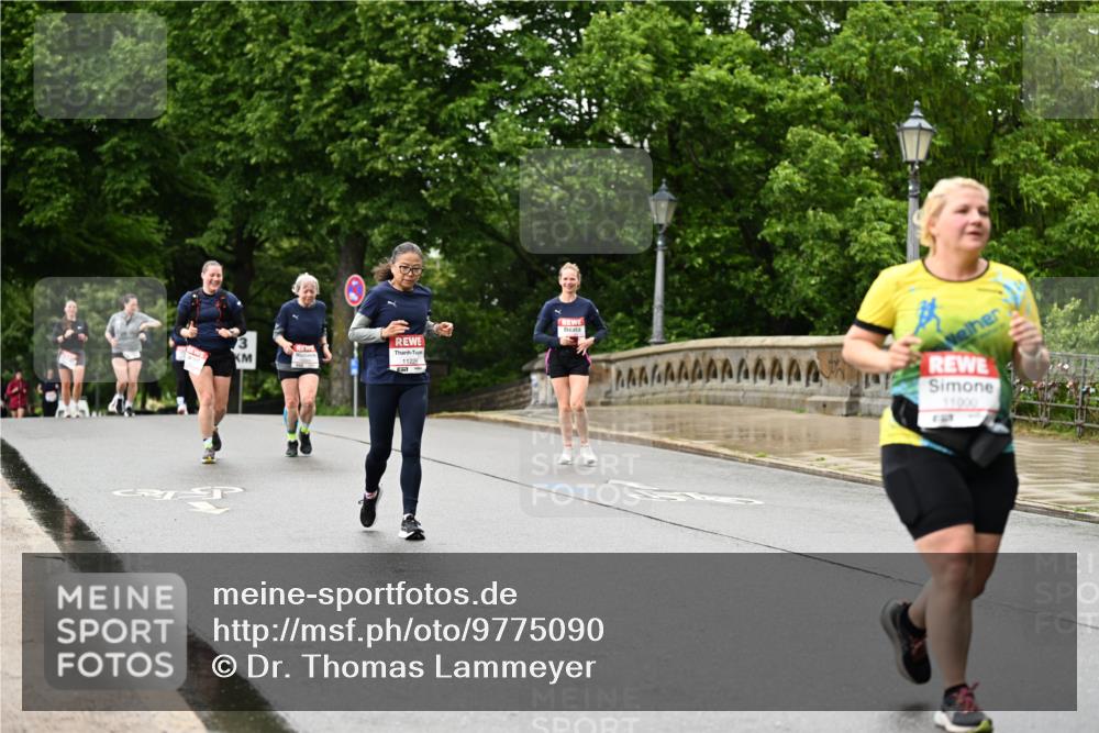 14.06.2026 - REWE Women's Run Dr. Thomas Lammeyer http://msf.ph/oto/9775090 14.06.2026 09:56:51 Laufen 3, 11226, 11000 meine-sportfotos.de