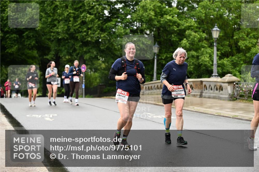 14.06.2026 - REWE Women's Run Dr. Thomas Lammeyer http://msf.ph/oto/9775101 14.06.2026 09:56:56 Laufen 10865, 657, 10866, 7 meine-sportfotos.de