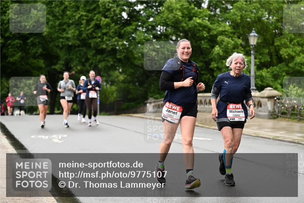 14.06.2026 - REWE Women's Run Dr. Thomas Lammeyer http://msf.ph/oto/9775107 14.06.2026 09:56:57 Laufen 10865, 10866, 7 meine-sportfotos.de