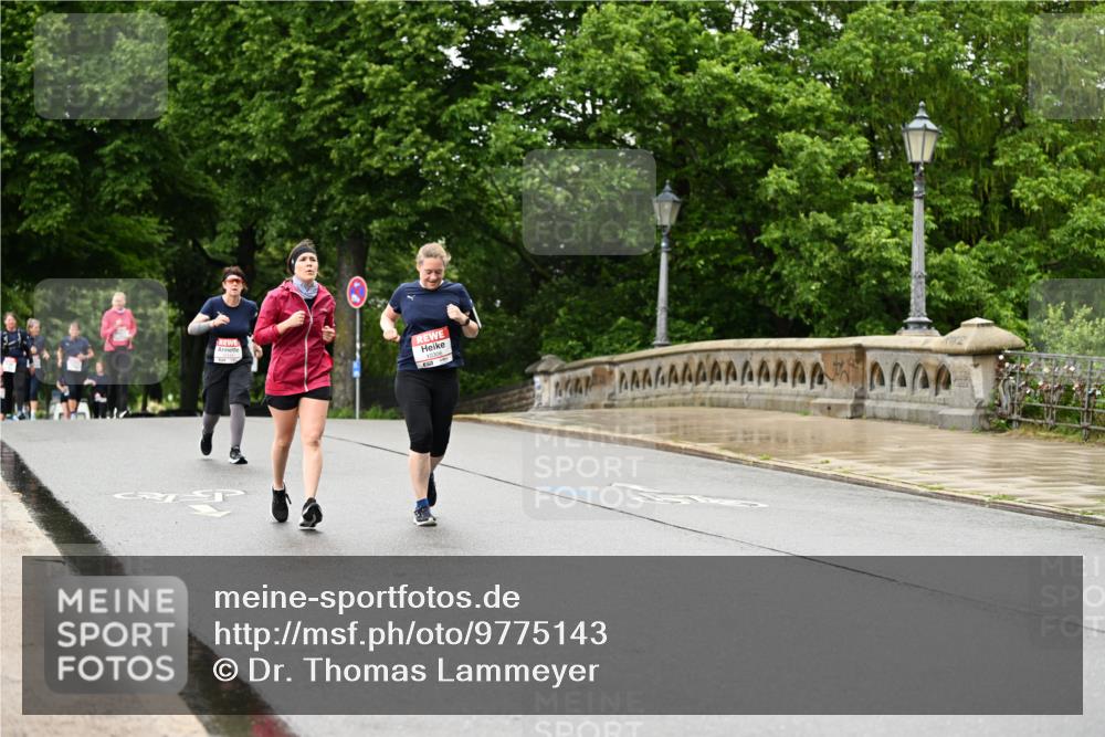 14.06.2026 - REWE Women's Run Dr. Thomas Lammeyer http://msf.ph/oto/9775143 14.06.2026 09:57:10 Laufen 10306 meine-sportfotos.de