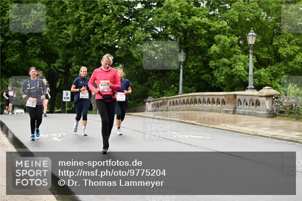 14.06.2026 - REWE Women's Run Dr. Thomas Lammeyer http://msf.ph/oto/9775204 14.06.2026 09:57:21 Laufen 10161, 3 meine-sportfotos.de