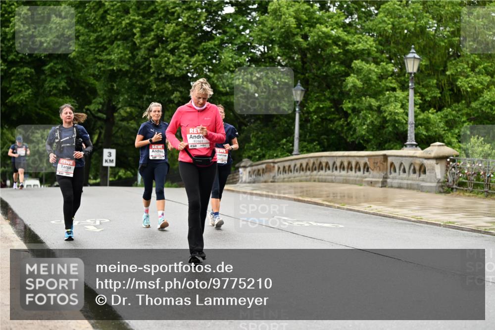 14.06.2026 - REWE Women's Run Dr. Thomas Lammeyer http://msf.ph/oto/9775210 14.06.2026 09:57:22 Laufen 3, 11054, 10161 meine-sportfotos.de