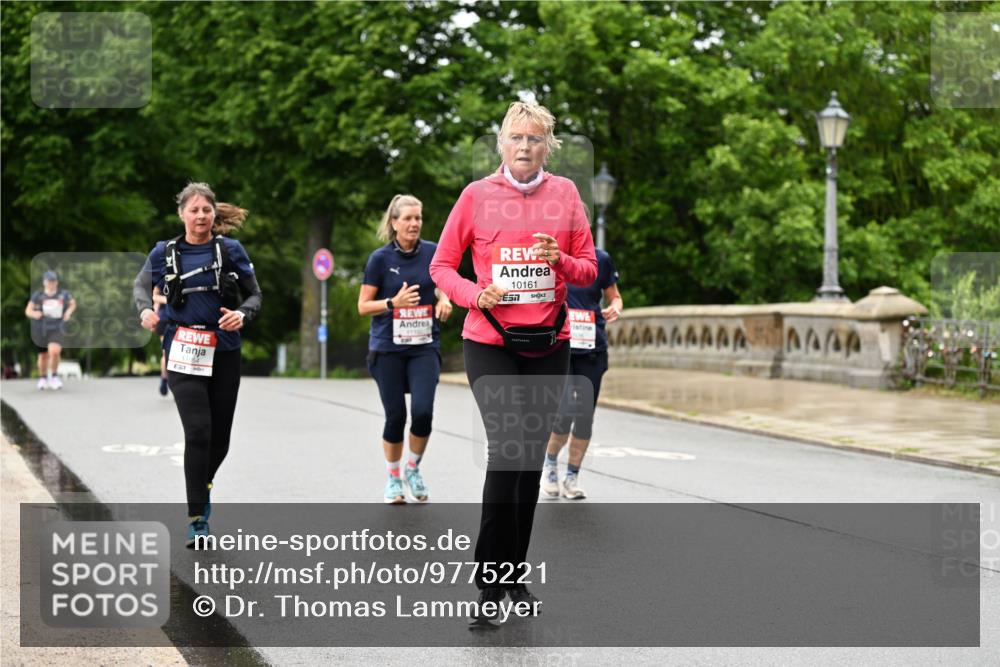 14.06.2026 - REWE Women's Run Dr. Thomas Lammeyer http://msf.ph/oto/9775221 14.06.2026 09:57:23 Laufen 11054, 10161 meine-sportfotos.de