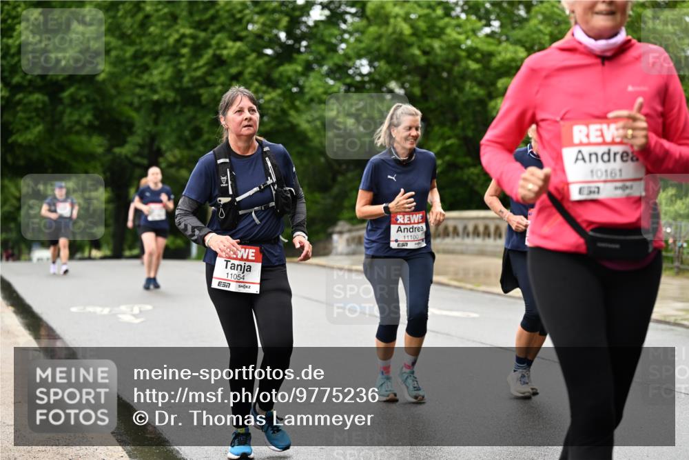 14.06.2026 - REWE Women's Run Dr. Thomas Lammeyer http://msf.ph/oto/9775236 14.06.2026 09:57:25 Laufen 11054, 57, 11100, 10161 meine-sportfotos.de