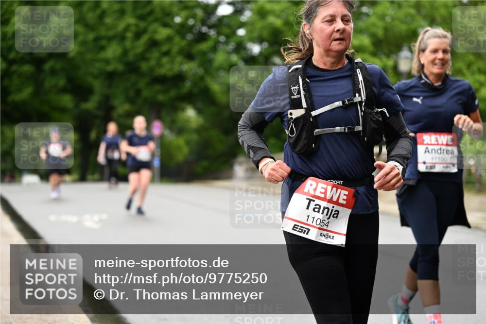 14.06.2026 - REWE Women's Run Dr. Thomas Lammeyer http://msf.ph/oto/9775250 14.06.2026 09:57:26 Laufen 11054, 11100 meine-sportfotos.de
