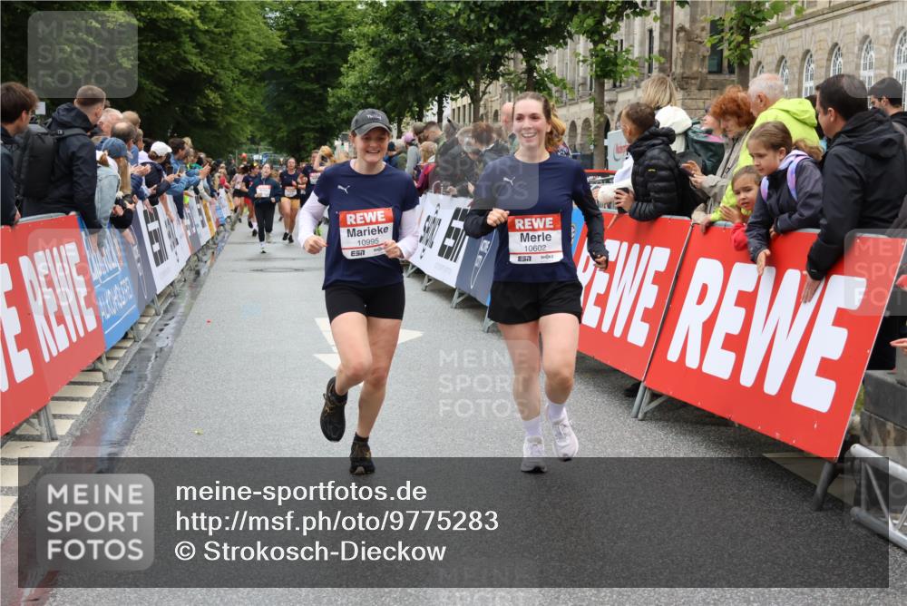 14.06.2026 - REWE Women's Run Strokosch-Dieckow http://msf.ph/oto/9775283 14.06.2026 10:00:20 Ziel 10090, 10602, 10715, 10839, 10840, 10995, 11369 meine-sportfotos.de