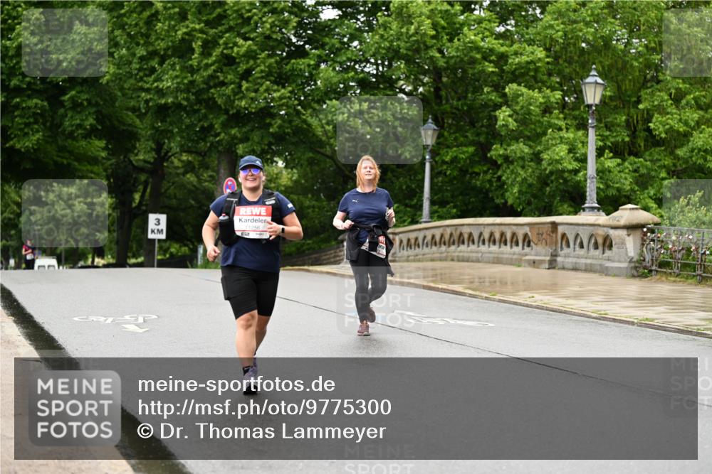 14.06.2026 - REWE Women's Run Dr. Thomas Lammeyer http://msf.ph/oto/9775300 14.06.2026 09:57:32 Laufen 3, 11256 meine-sportfotos.de