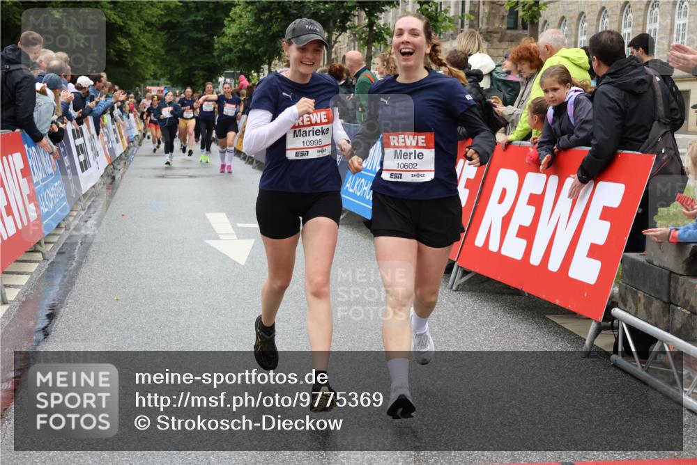 14.06.2026 - REWE Women's Run Strokosch-Dieckow http://msf.ph/oto/9775369 14.06.2026 10:00:21 Ziel 10090, 10602, 10715, 10839, 10840, 10995, 11369 meine-sportfotos.de