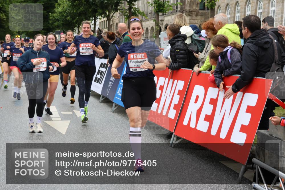 14.06.2026 - REWE Women's Run Strokosch-Dieckow http://msf.ph/oto/9775405 14.06.2026 10:00:25 Ziel 10519, 10566, 10602, 10715, 10756, 10789, 10956, 10995, 11042, 11092, 11171, 11342, 11369, 11414 meine-sportfotos.de