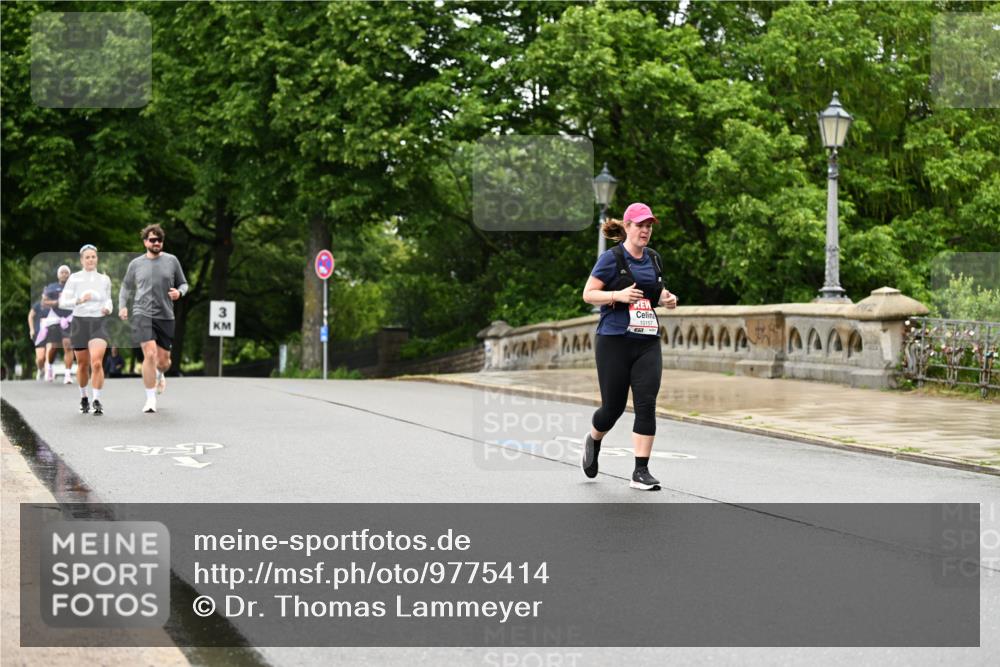 14.06.2026 - REWE Women's Run Dr. Thomas Lammeyer http://msf.ph/oto/9775414 14.06.2026 09:58:06 Laufen 3, 10157 meine-sportfotos.de