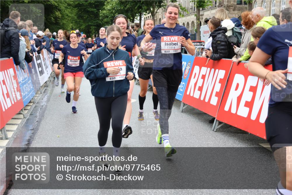 14.06.2026 - REWE Women's Run Strokosch-Dieckow http://msf.ph/oto/9775465 14.06.2026 10:00:27 Ziel 10519, 10566, 10602, 10756, 10789, 10956, 10995, 11042, 11092, 11171, 11342, 11414 meine-sportfotos.de