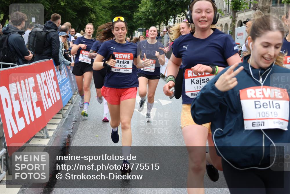 14.06.2026 - REWE Women's Run Strokosch-Dieckow http://msf.ph/oto/9775515 14.06.2026 10:00:28 Ziel 10519, 10566, 10602, 10756, 10789, 10956, 10995, 11042, 11092, 11171, 11342, 11414, 11434 meine-sportfotos.de