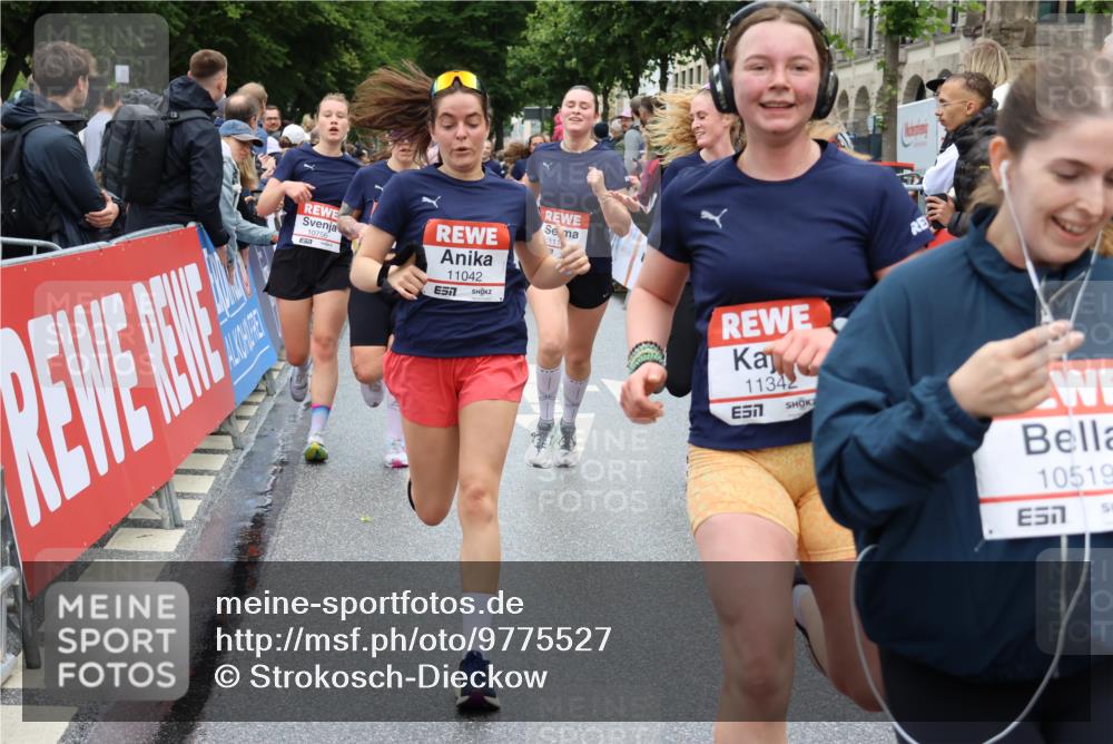 14.06.2026 - REWE Women's Run Strokosch-Dieckow http://msf.ph/oto/9775527 14.06.2026 10:00:28 Ziel 10519, 10566, 10602, 10756, 10789, 10956, 10995, 11042, 11092, 11171, 11342, 11414, 11434 meine-sportfotos.de