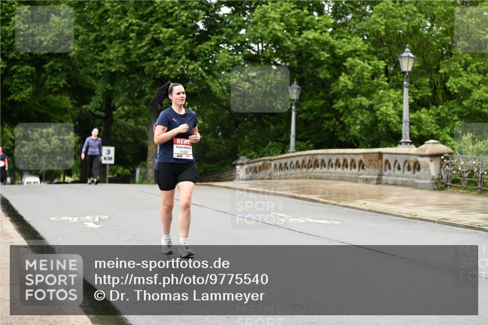 14.06.2026 - REWE Women's Run Dr. Thomas Lammeyer http://msf.ph/oto/9775540 14.06.2026 09:58:24 Laufen 3, 11424 meine-sportfotos.de
