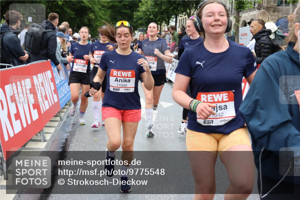 14.06.2026 - REWE Women's Run Strokosch-Dieckow http://msf.ph/oto/9775548 14.06.2026 10:00:28 Ziel 10519, 10566, 10602, 10756, 10789, 10956, 10995, 11042, 11092, 11171, 11342, 11414, 11434 meine-sportfotos.de