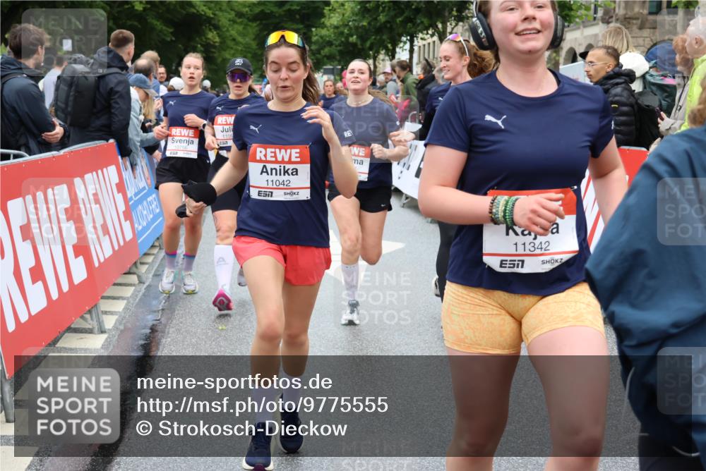 14.06.2026 - REWE Women's Run Strokosch-Dieckow http://msf.ph/oto/9775555 14.06.2026 10:00:28 Ziel 10519, 10566, 10602, 10756, 10789, 10956, 10995, 11042, 11092, 11171, 11342, 11414, 11434 meine-sportfotos.de