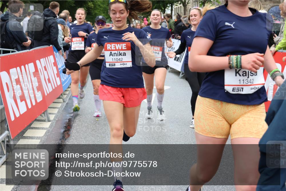 14.06.2026 - REWE Women's Run Strokosch-Dieckow http://msf.ph/oto/9775578 14.06.2026 10:00:28 Ziel 10519, 10566, 10602, 10756, 10789, 10956, 10995, 11042, 11092, 11171, 11342, 11414, 11434 meine-sportfotos.de