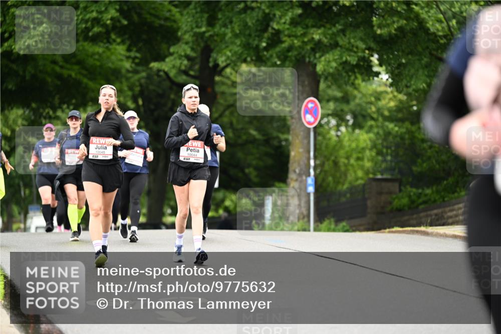 14.06.2026 - REWE Women's Run Dr. Thomas Lammeyer http://msf.ph/oto/9775632 14.06.2026 09:59:10 Laufen 10045, 57, 10044, 2 meine-sportfotos.de