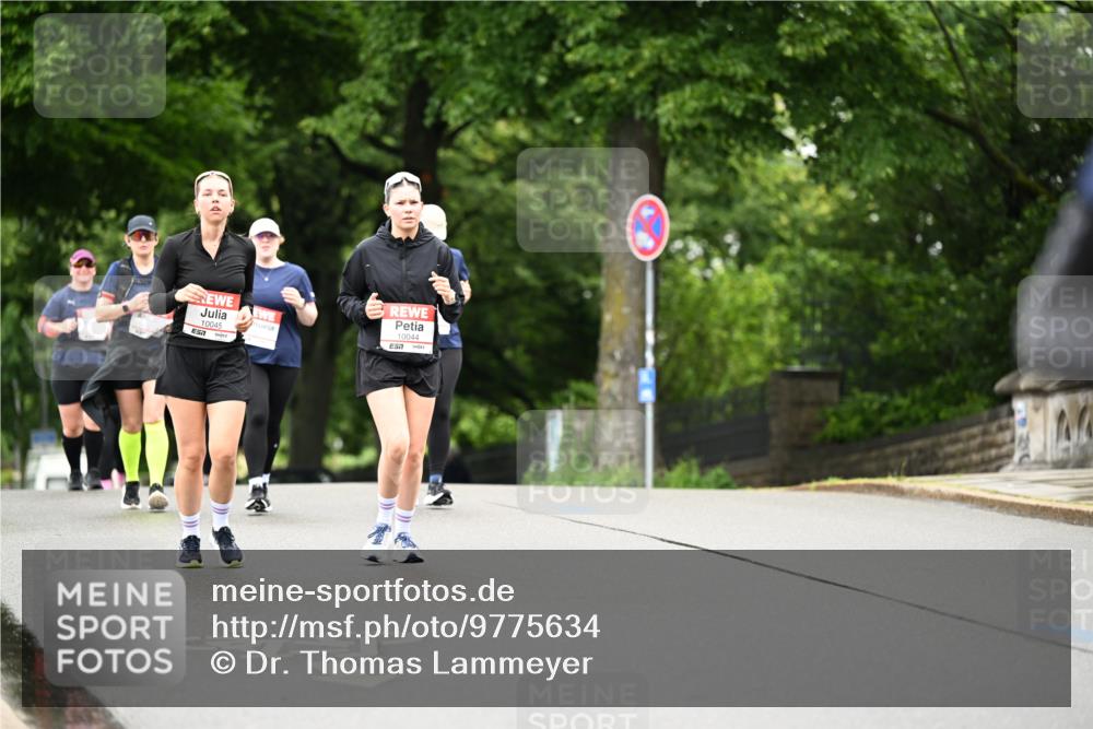 14.06.2026 - REWE Women's Run Dr. Thomas Lammeyer http://msf.ph/oto/9775634 14.06.2026 09:59:11 Laufen 10045, 10044, 7 meine-sportfotos.de