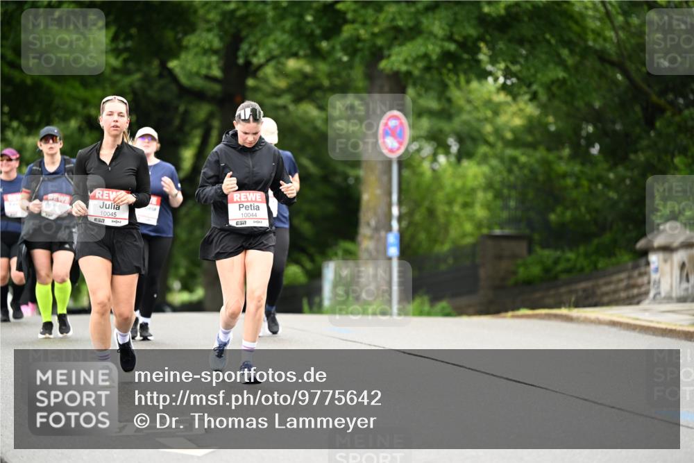 14.06.2026 - REWE Women's Run Dr. Thomas Lammeyer http://msf.ph/oto/9775642 14.06.2026 09:59:11 Laufen 10045, 10044 meine-sportfotos.de