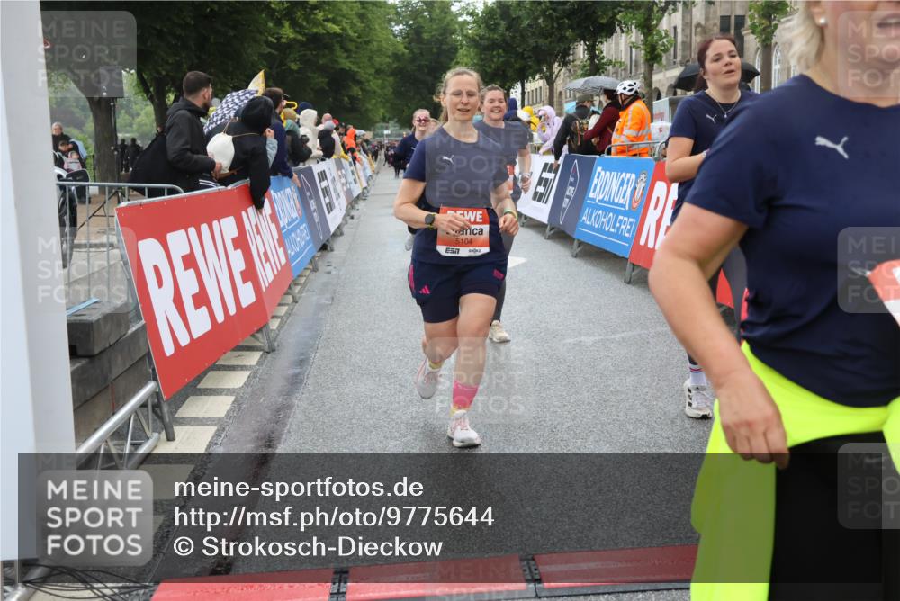 14.06.2026 - REWE Women's Run Strokosch-Dieckow http://msf.ph/oto/9775644 14.06.2026 11:07:07 Ziel 5104, 5510, 5676, 5677, 5734, 5735, 5977, 6012 meine-sportfotos.de