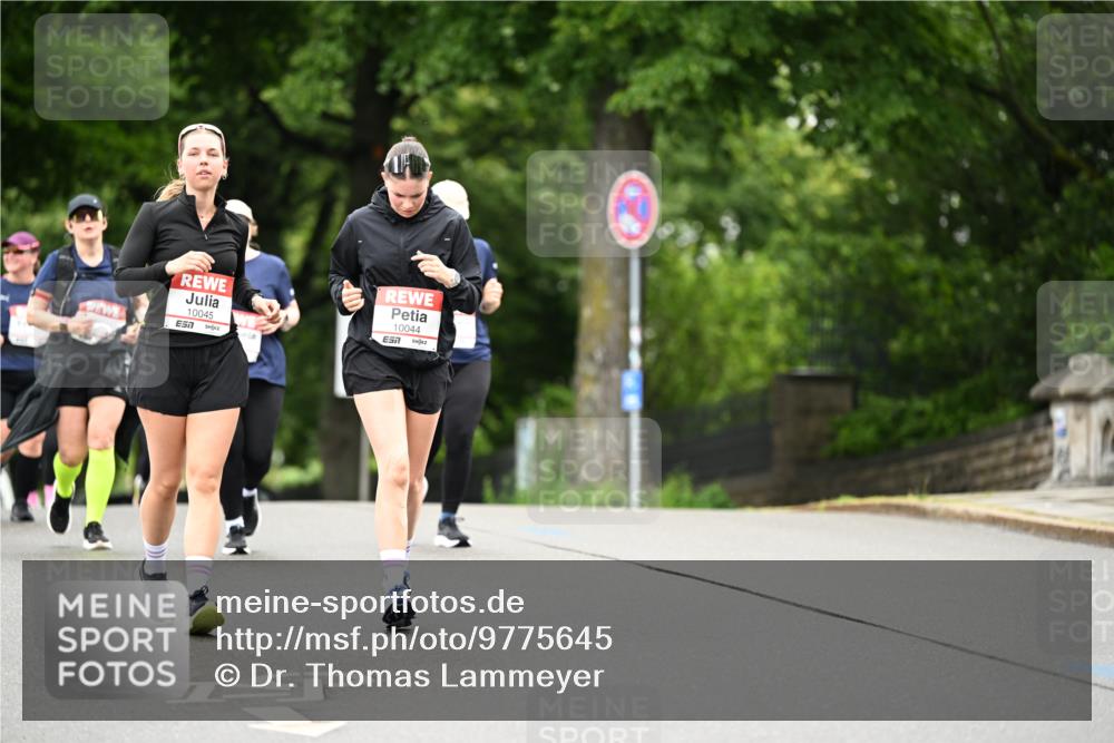 14.06.2026 - REWE Women's Run Dr. Thomas Lammeyer http://msf.ph/oto/9775645 14.06.2026 09:59:12 Laufen 10045, 7, 10044, 7 meine-sportfotos.de