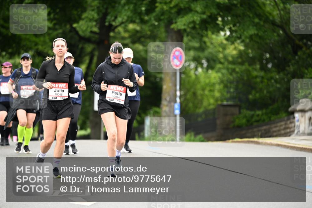 14.06.2026 - REWE Women's Run Dr. Thomas Lammeyer http://msf.ph/oto/9775647 14.06.2026 09:59:12 Laufen 10045, 10044, 57 meine-sportfotos.de