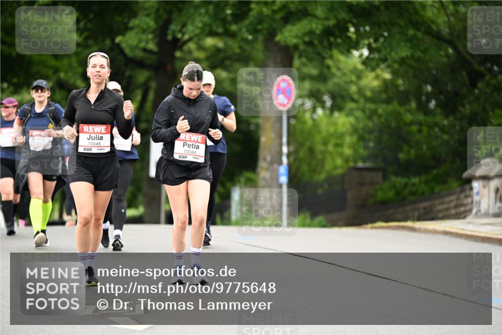 14.06.2026 - REWE Women's Run Dr. Thomas Lammeyer http://msf.ph/oto/9775648 14.06.2026 09:59:12 Laufen 10045, 10044, 7 meine-sportfotos.de