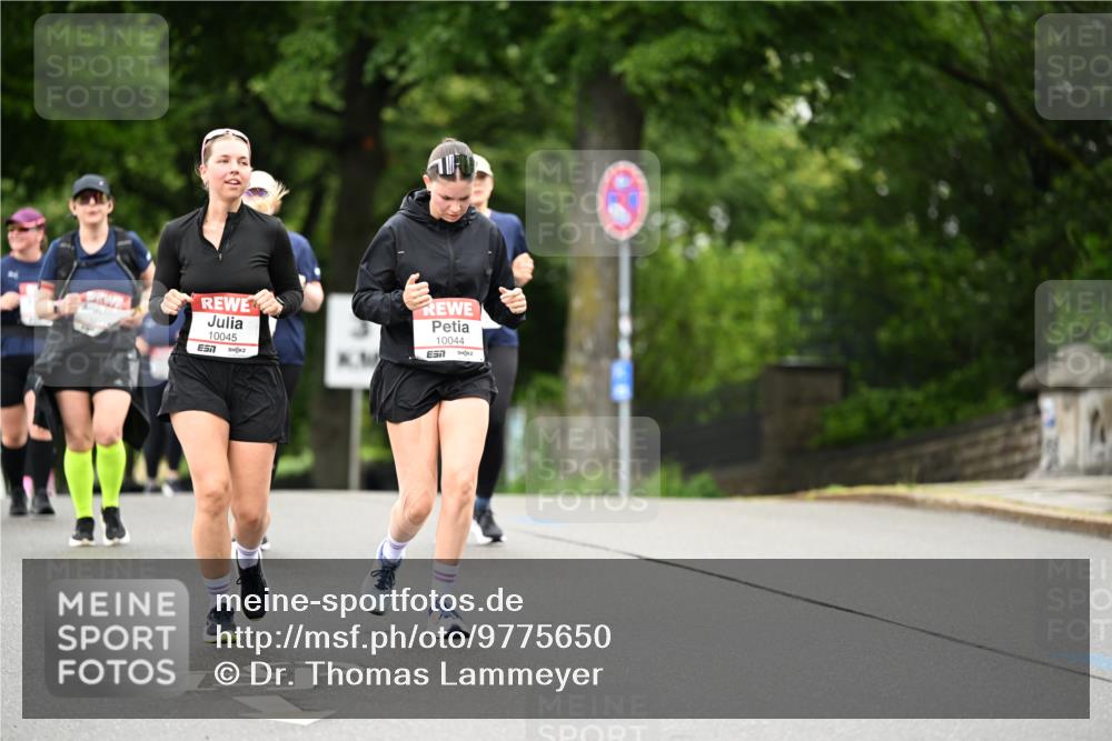 14.06.2026 - REWE Women's Run Dr. Thomas Lammeyer http://msf.ph/oto/9775650 14.06.2026 09:59:12 Laufen 10045, 7, 10044 meine-sportfotos.de